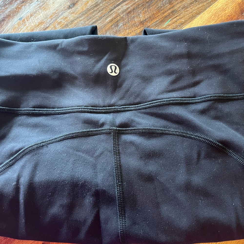 Lululemon Black High-Waist Pocket Leggings S6 - Picture 2 of 3